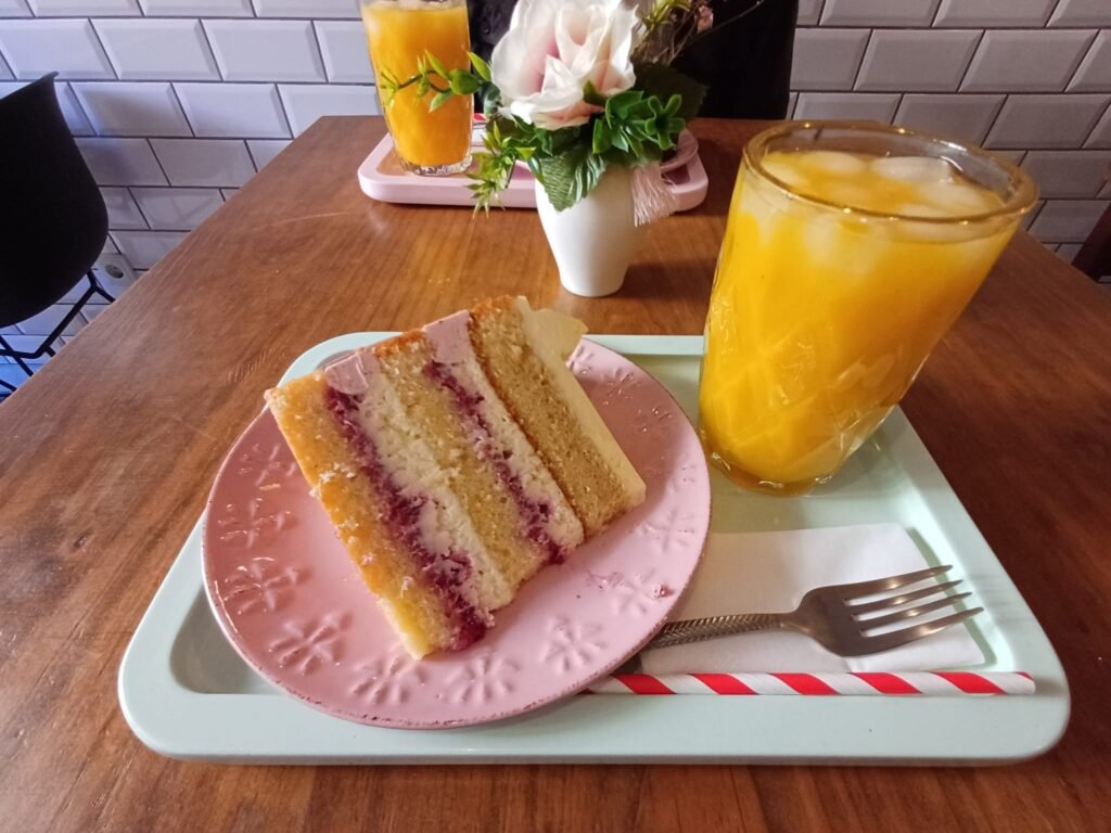 Lemon and raspberry cake slice from Carlotta Cake Boutique